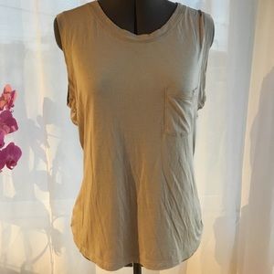 Loose tank top with open back